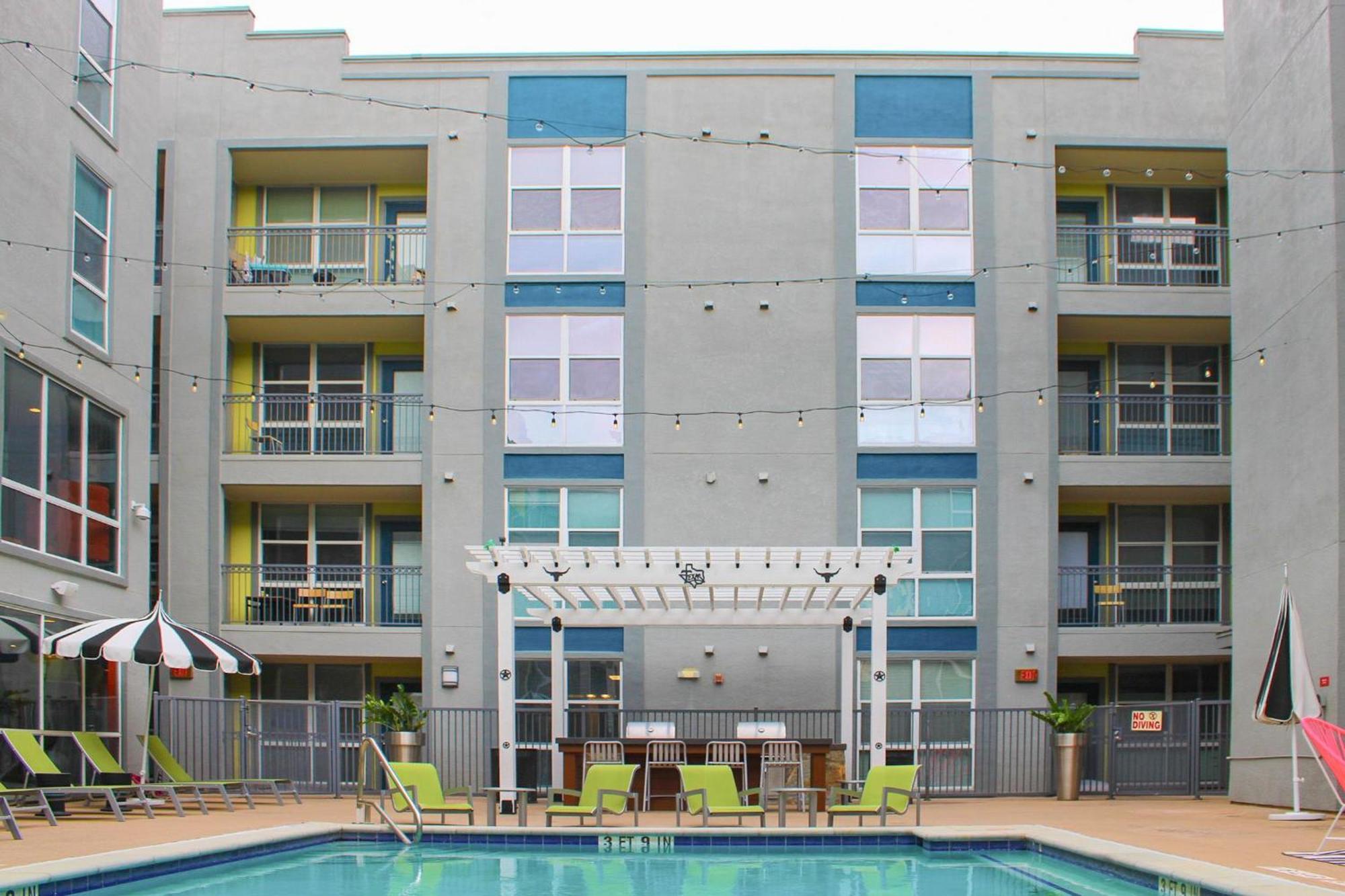 Upstay Condo Games Pool Gym And Bbq Austin Exteriér fotografie